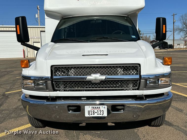 image for item LR9658 2007 Chevrolet C5500  shuttle bus