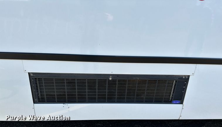 image for item LR9658 2007 Chevrolet C5500  shuttle bus