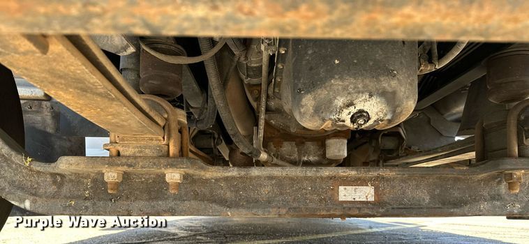 image for item LR9658 2007 Chevrolet C5500  shuttle bus