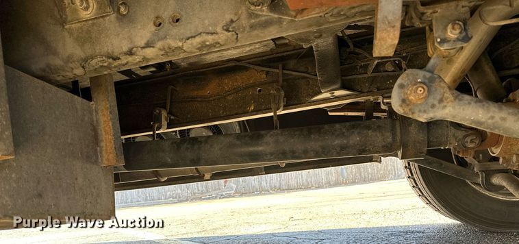 image for item LR9658 2007 Chevrolet C5500  shuttle bus