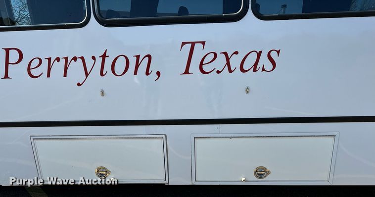 image for item LR9658 2007 Chevrolet C5500  shuttle bus