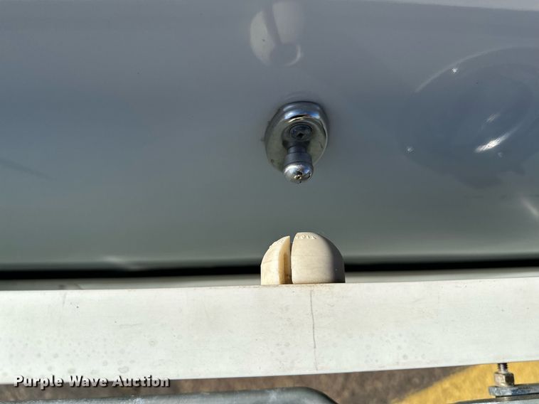 image for item LR9658 2007 Chevrolet C5500  shuttle bus