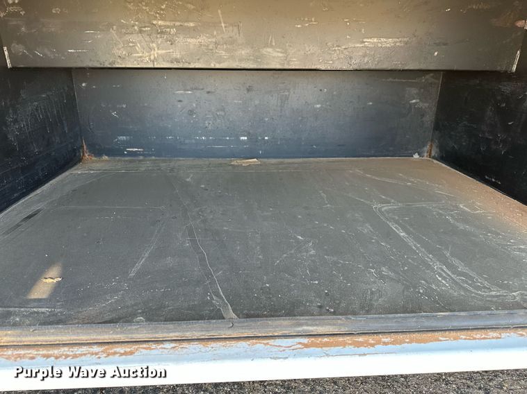 image for item LR9658 2007 Chevrolet C5500  shuttle bus