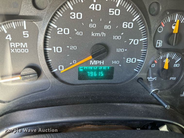 image for item LR9658 2007 Chevrolet C5500  shuttle bus