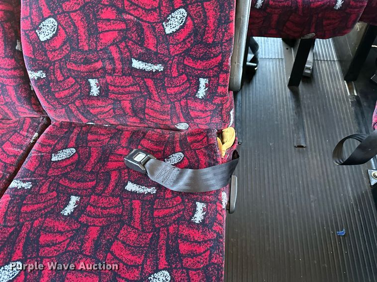 image for item LR9658 2007 Chevrolet C5500  shuttle bus