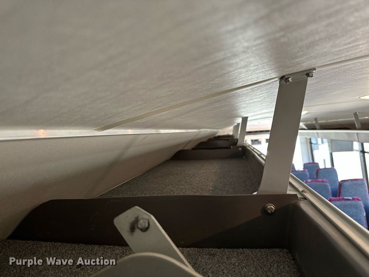 image for item LR9658 2007 Chevrolet C5500  shuttle bus