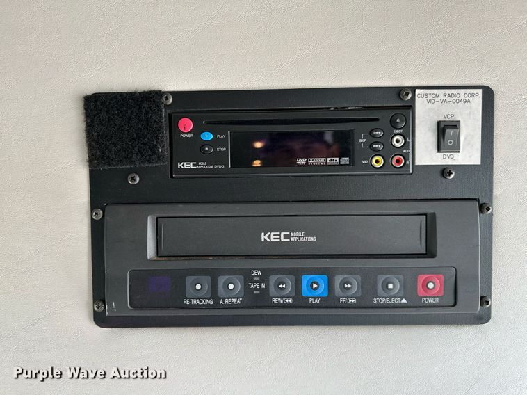 image for item LR9658 2007 Chevrolet C5500  shuttle bus