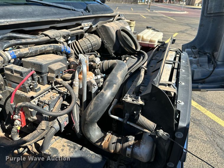 image for item LR9658 2007 Chevrolet C5500  shuttle bus