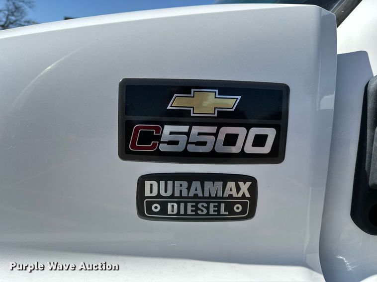 image for item LR9658 2007 Chevrolet C5500  shuttle bus