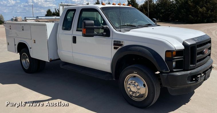 image for item LT9598 2008  Ford F550 Super Duty  SuperCab utility / service truck