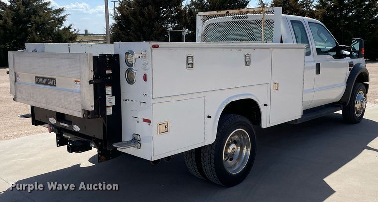 image for item LT9598 2008  Ford F550 Super Duty  SuperCab utility / service truck