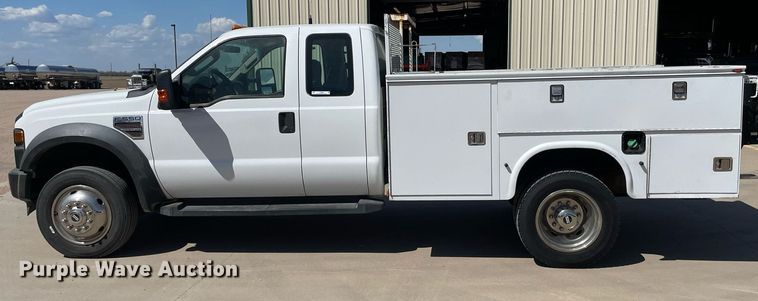 image for item LT9598 2008  Ford F550 Super Duty  SuperCab utility / service truck