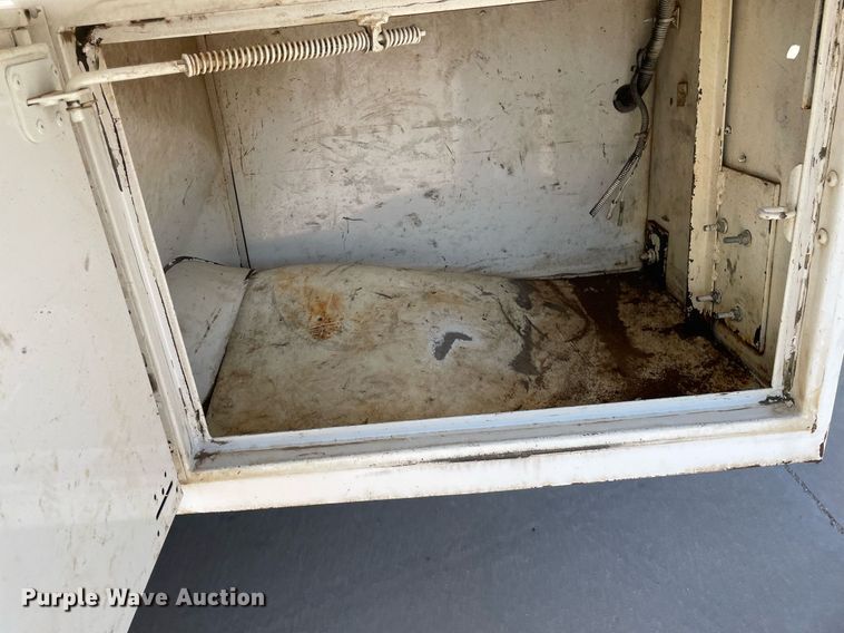 image for item LT9598 2008  Ford F550 Super Duty  SuperCab utility / service truck