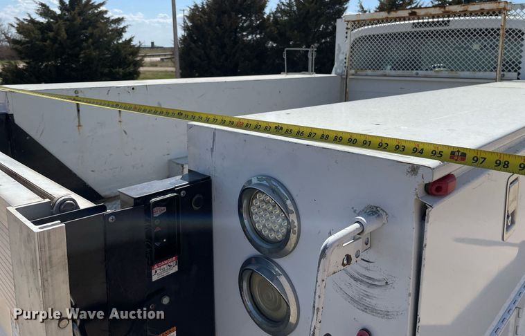 image for item LT9598 2008  Ford F550 Super Duty  SuperCab utility / service truck