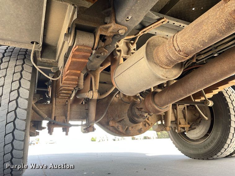 image for item LT9598 2008  Ford F550 Super Duty  SuperCab utility / service truck