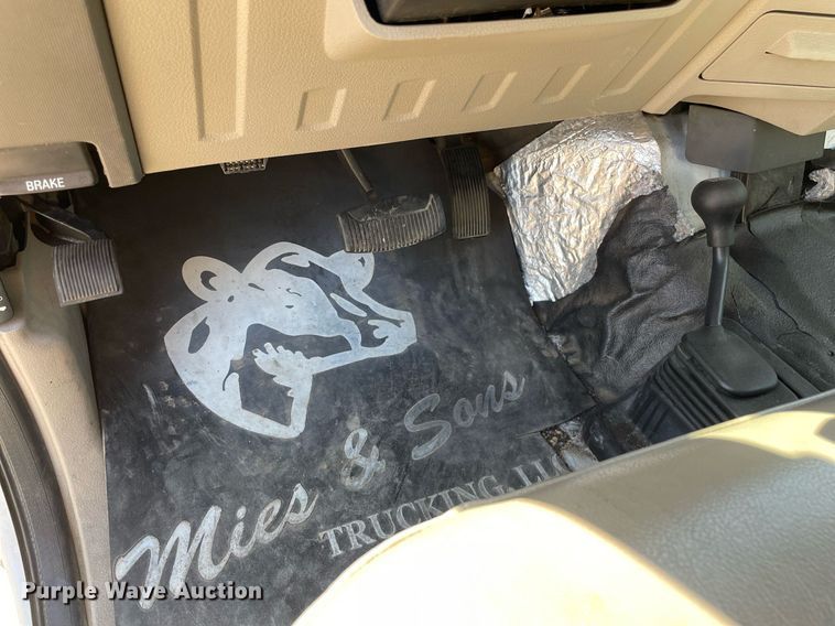 image for item LT9598 2008  Ford F550 Super Duty  SuperCab utility / service truck