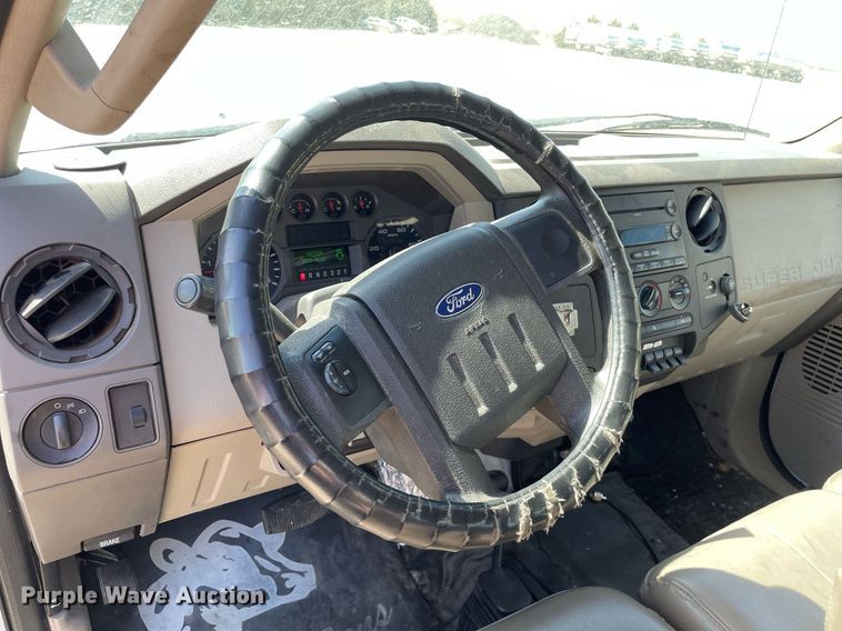 image for item LT9598 2008  Ford F550 Super Duty  SuperCab utility / service truck