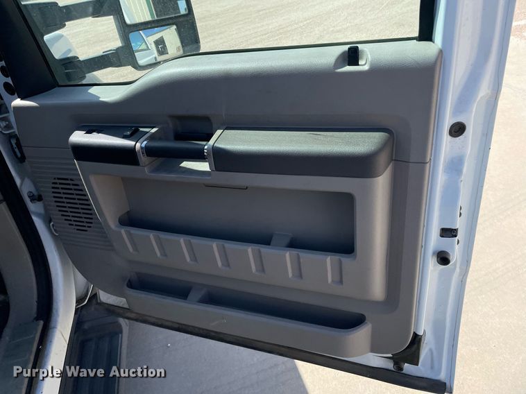 image for item LT9598 2008  Ford F550 Super Duty  SuperCab utility / service truck