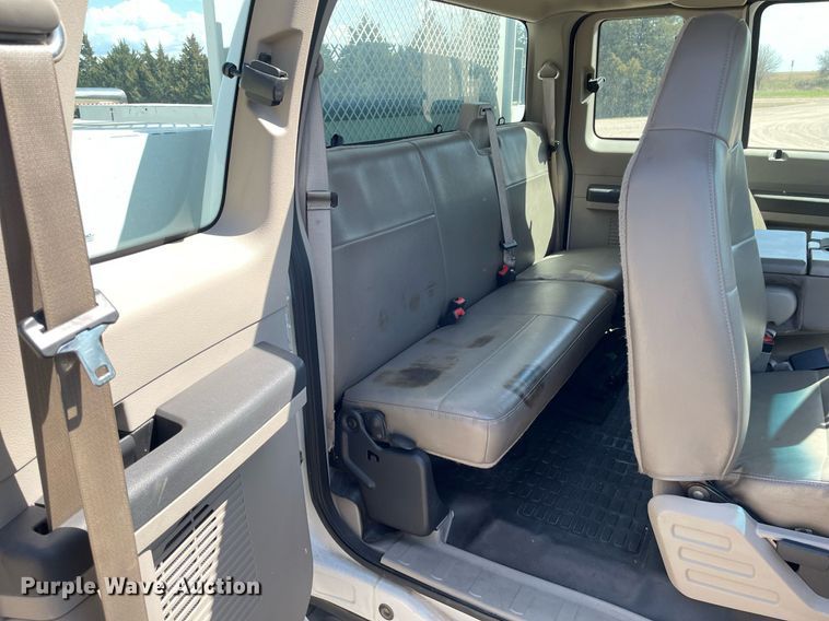 image for item LT9598 2008  Ford F550 Super Duty  SuperCab utility / service truck