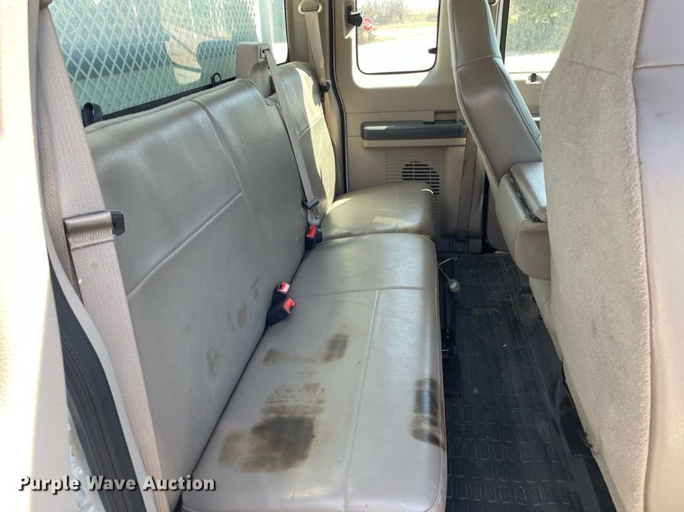 image for item LT9598 2008  Ford F550 Super Duty  SuperCab utility / service truck