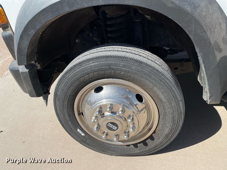 image for item LT9598 2008  Ford F550 Super Duty  SuperCab utility / service truck