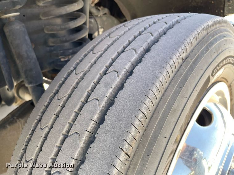 image for item LT9598 2008  Ford F550 Super Duty  SuperCab utility / service truck