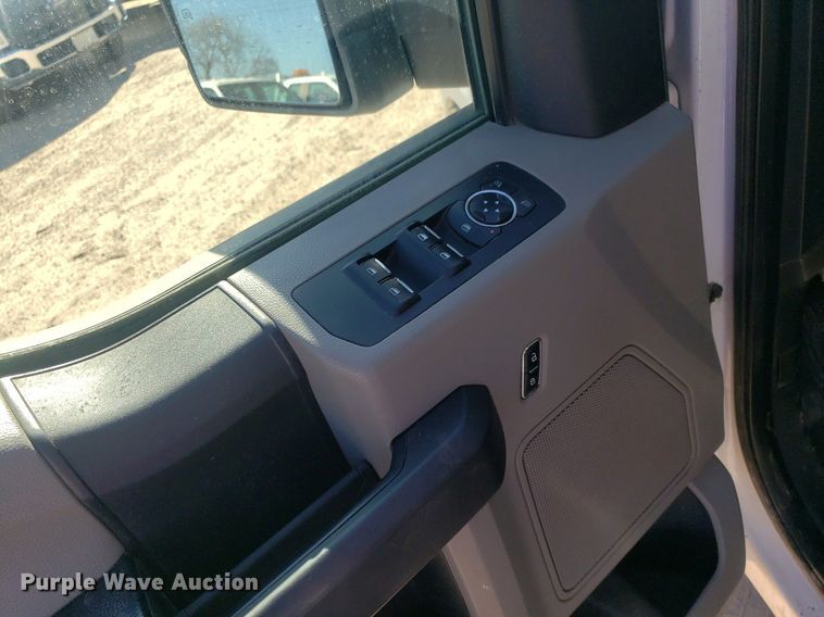 image for item LT9687 2015 Ford F150  SuperCrew pickup truck