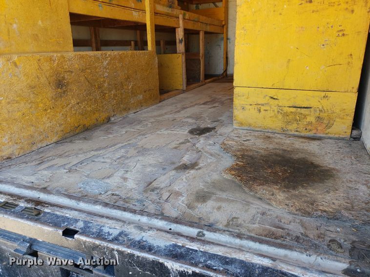 image for item LT9688 2005 GMC Savana G3500  box truck