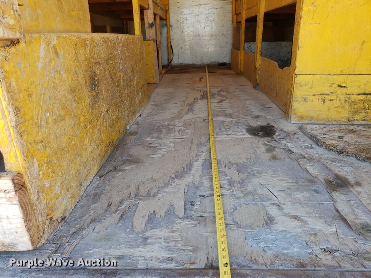 image for item LT9688 2005 GMC Savana G3500  box truck