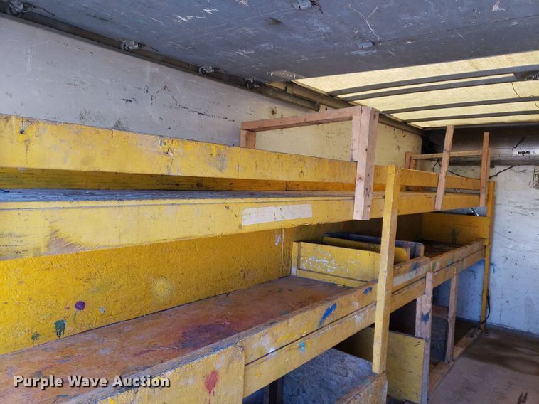 image for item LT9688 2005 GMC Savana G3500  box truck