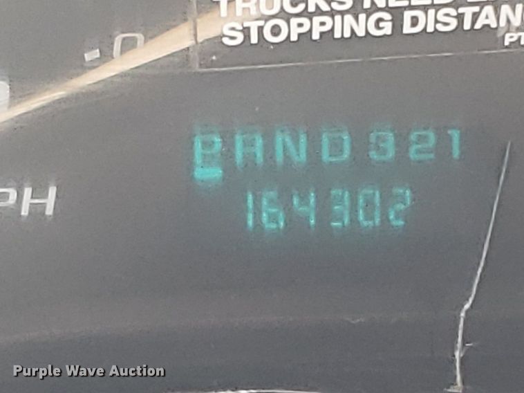 image for item LT9688 2005 GMC Savana G3500  box truck