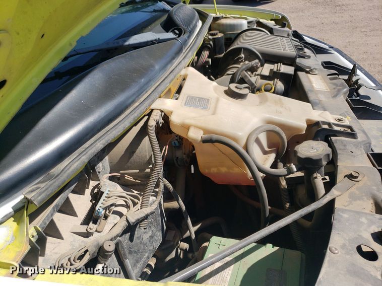 image for item LT9688 2005 GMC Savana G3500  box truck