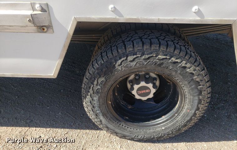 image for item LT9688 2005 GMC Savana G3500  box truck