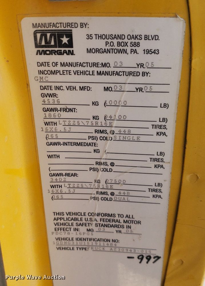 image for item LT9688 2005 GMC Savana G3500  box truck