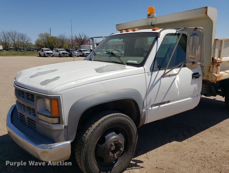 image for item LT9694 2000 Chevrolet C3500  dump bed pickup truck
