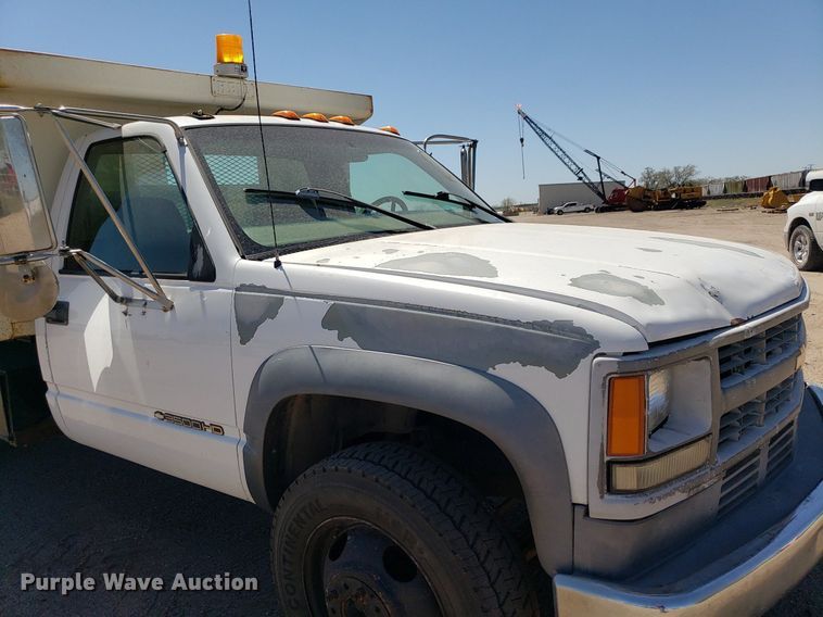 image for item LT9694 2000 Chevrolet C3500  dump bed pickup truck