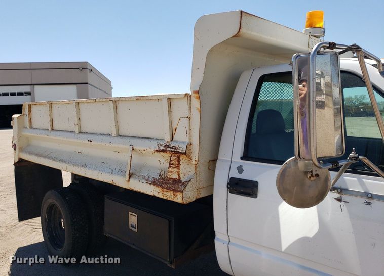 image for item LT9694 2000 Chevrolet C3500  dump bed pickup truck