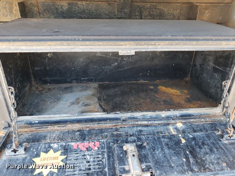 image for item LT9694 2000 Chevrolet C3500  dump bed pickup truck