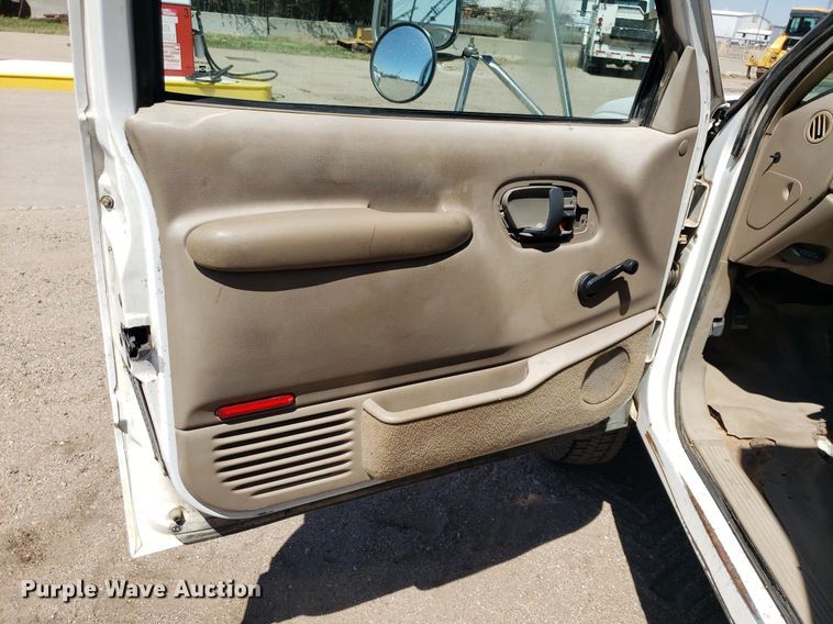 image for item LT9694 2000 Chevrolet C3500  dump bed pickup truck