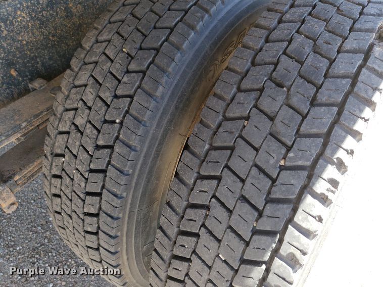 image for item LT9694 2000 Chevrolet C3500  dump bed pickup truck