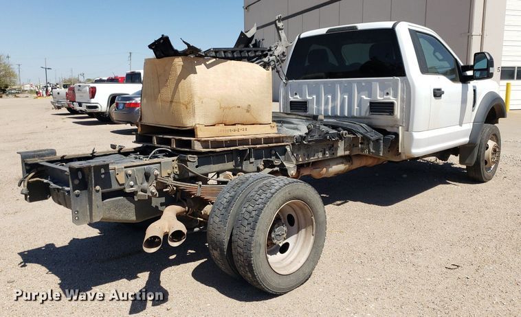 image for item LT9696 2017 Ford F550 Super Duty  truck cab and chassis