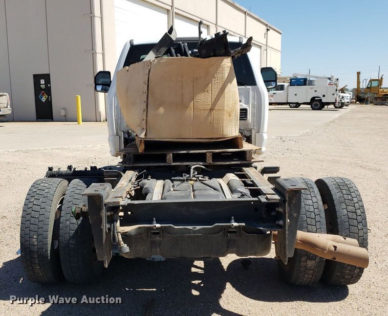 image for item LT9696 2017 Ford F550 Super Duty  truck cab and chassis