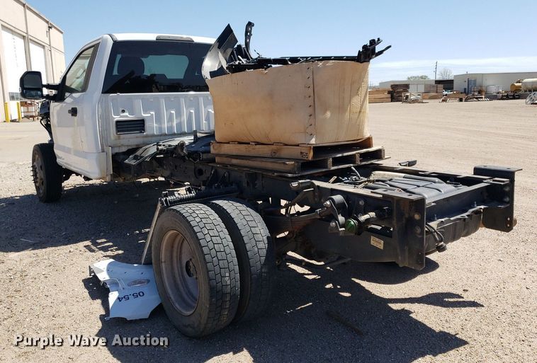 image for item LT9696 2017 Ford F550 Super Duty  truck cab and chassis