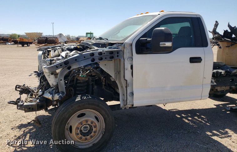 image for item LT9696 2017 Ford F550 Super Duty  truck cab and chassis