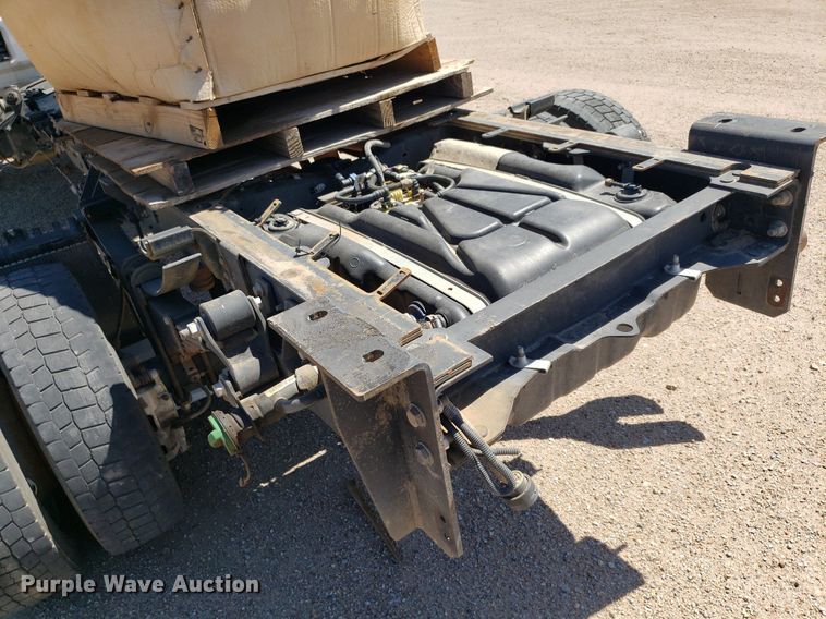 image for item LT9696 2017 Ford F550 Super Duty  truck cab and chassis