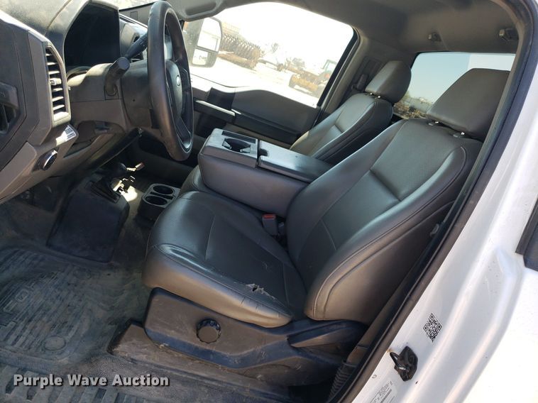 image for item LT9696 2017 Ford F550 Super Duty  truck cab and chassis