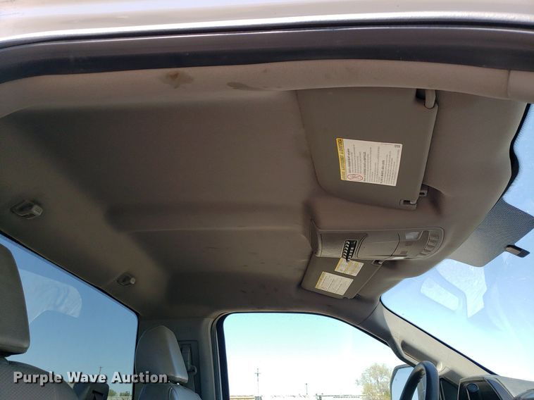 image for item LT9696 2017 Ford F550 Super Duty  truck cab and chassis