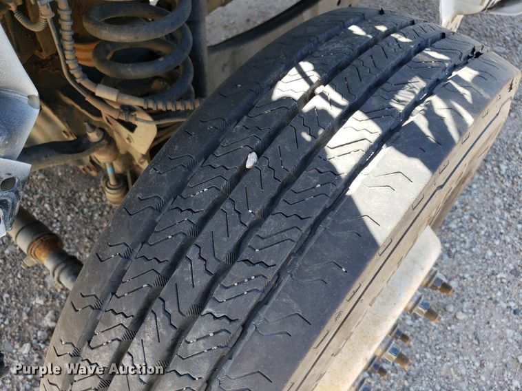 image for item LT9696 2017 Ford F550 Super Duty  truck cab and chassis