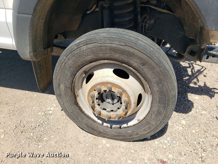 image for item LT9696 2017 Ford F550 Super Duty  truck cab and chassis