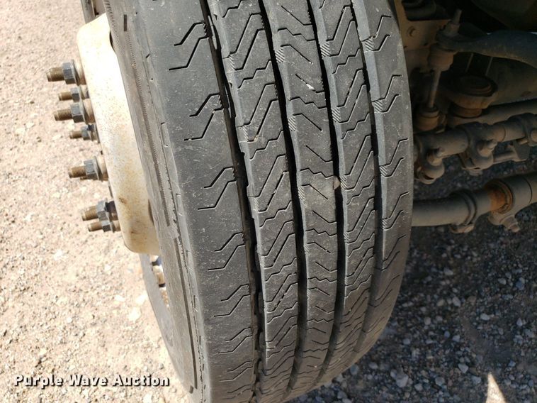 image for item LT9696 2017 Ford F550 Super Duty  truck cab and chassis